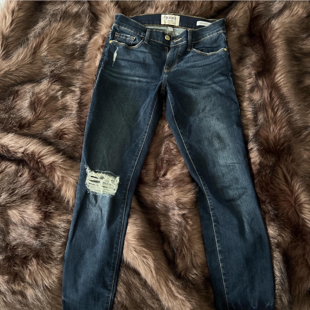 Frame “Le Skinny de Jeanne” Jeans